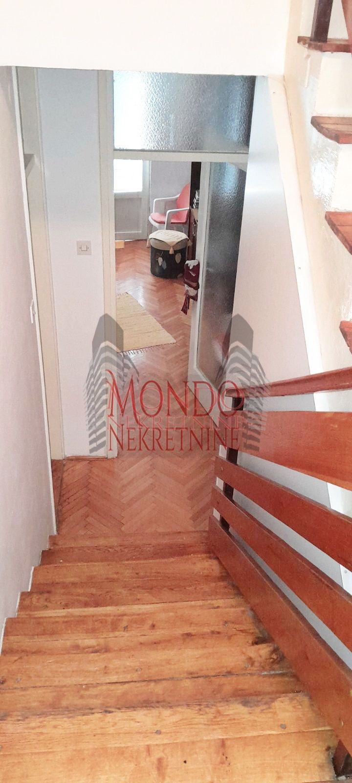 Dvoiposoban stan na Palili