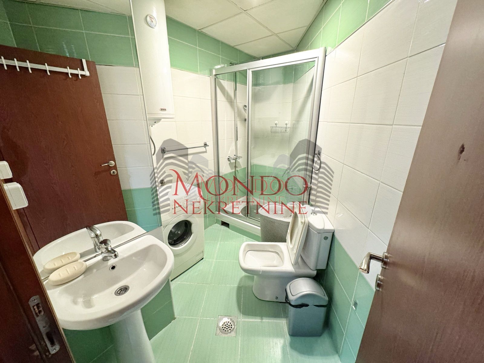 Jednoiposoban stan u novoj zgradi kod Caira