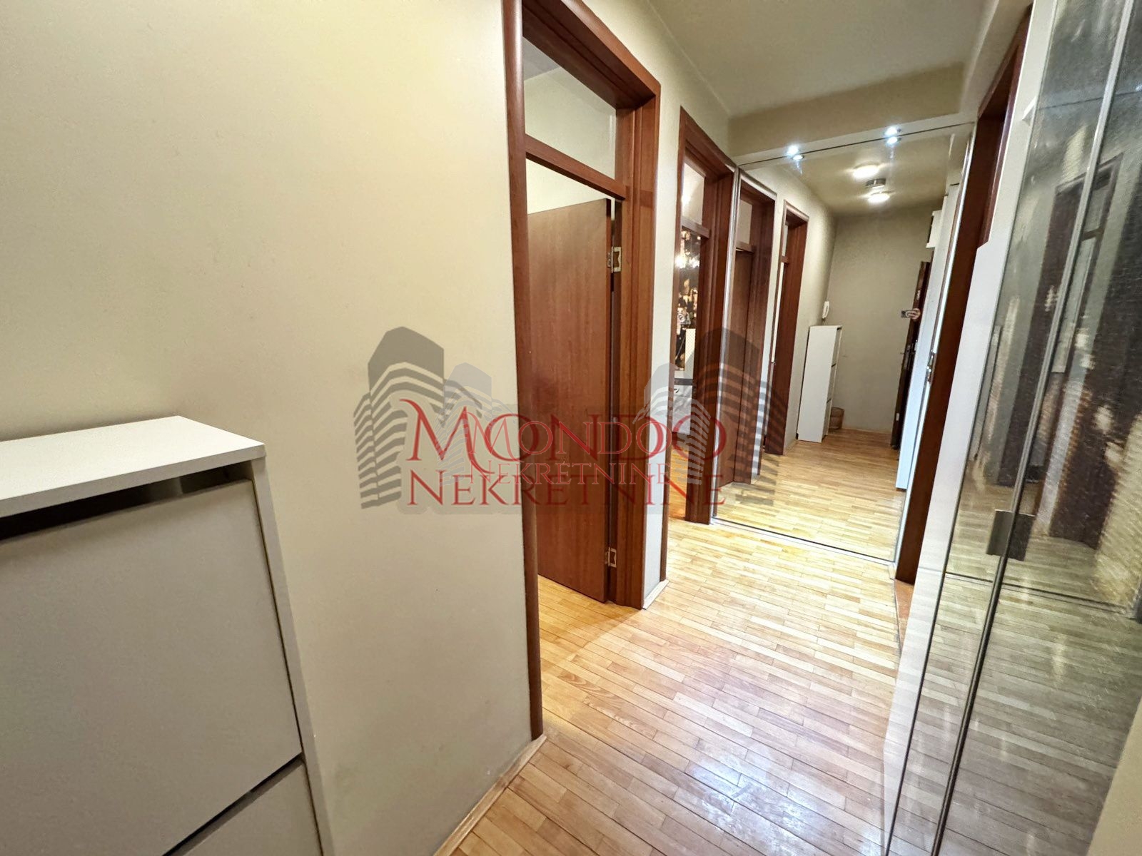 Jednoiposoban stan u novoj zgradi kod Caira