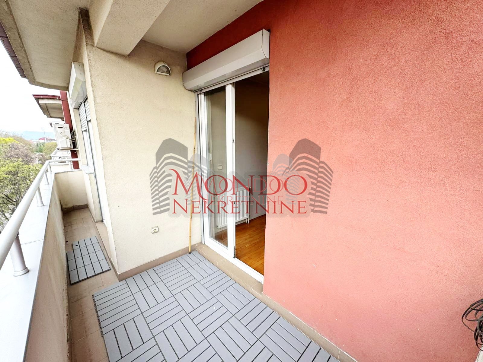 Jednoiposoban stan u novoj zgradi kod Caira