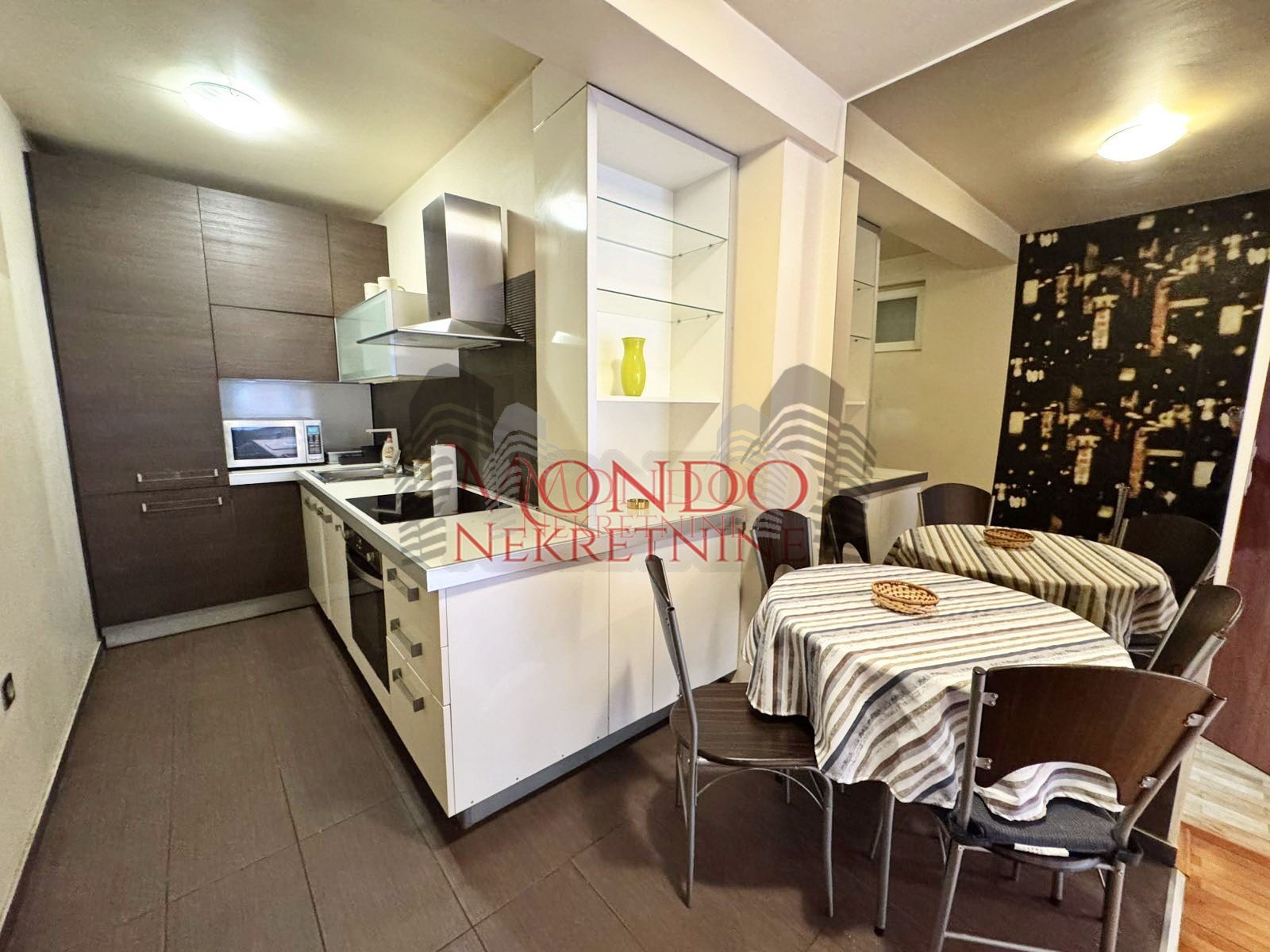 Jednoiposoban stan u novoj zgradi kod Caira