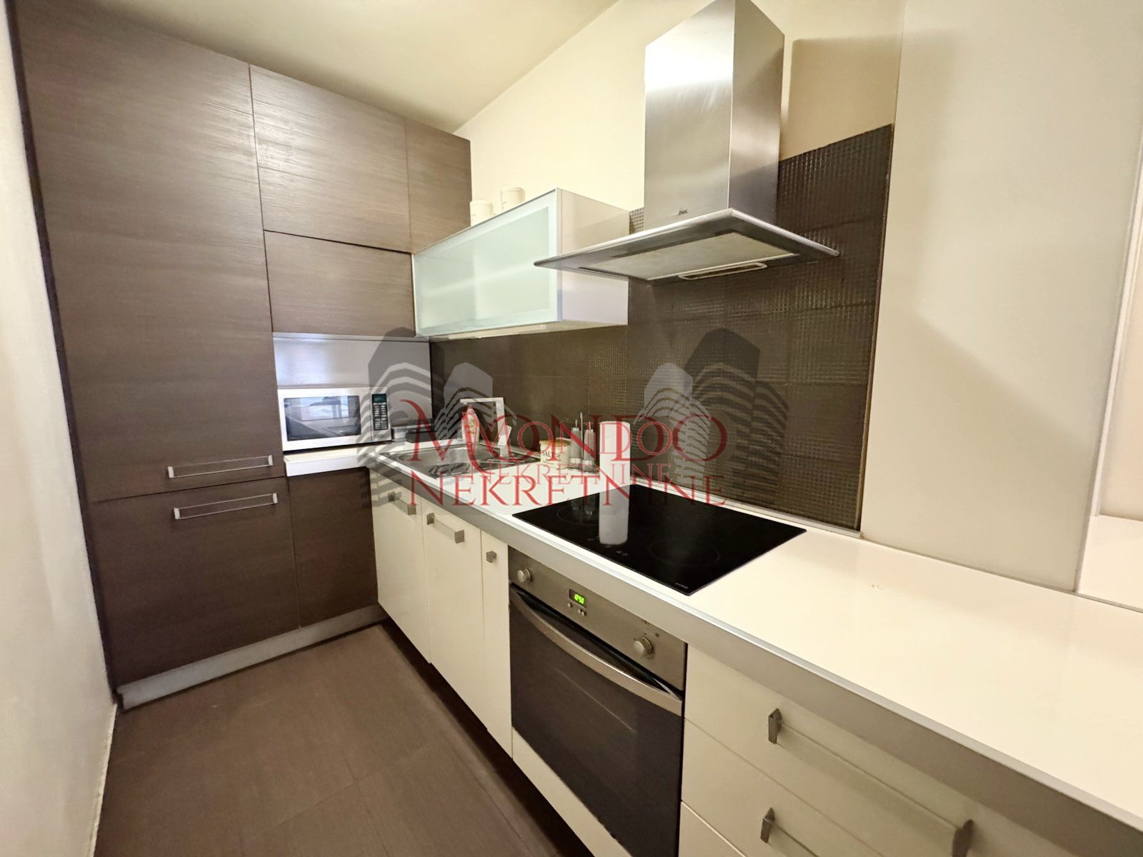 Jednoiposoban stan u novoj zgradi kod Caira