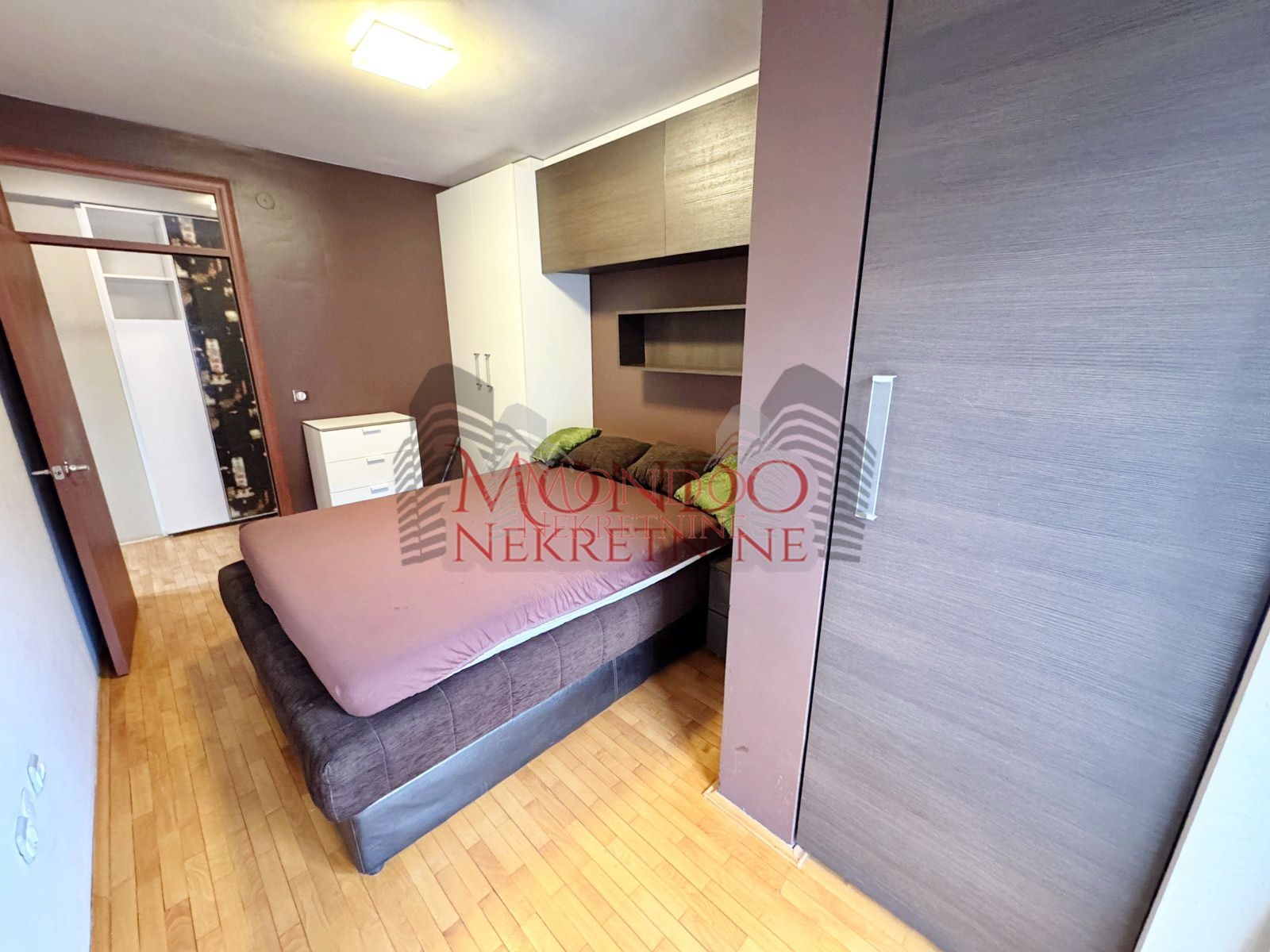 Jednoiposoban stan u novoj zgradi kod Caira