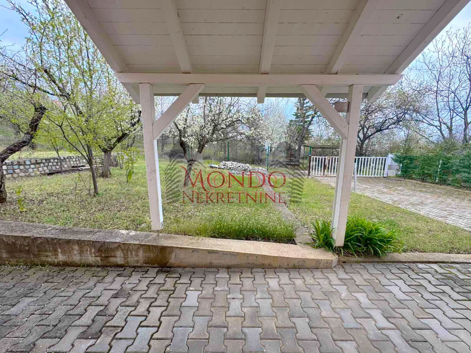 Na pradaju kuca, Vinik iznad stare fazanerije, 137.000e, 110m2