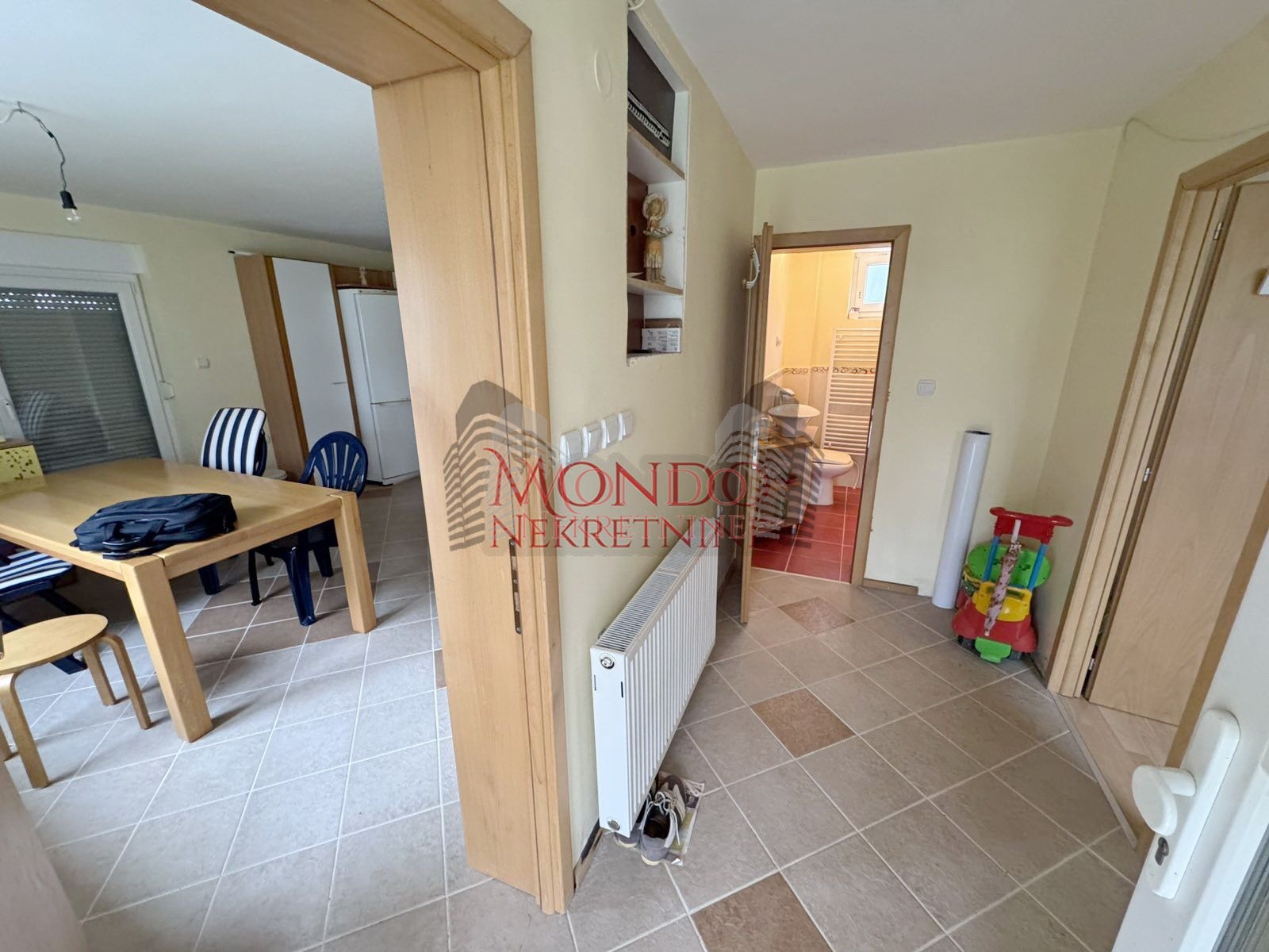 Na pradaju kuca, Vinik iznad stare fazanerije, 137.000e, 110m2