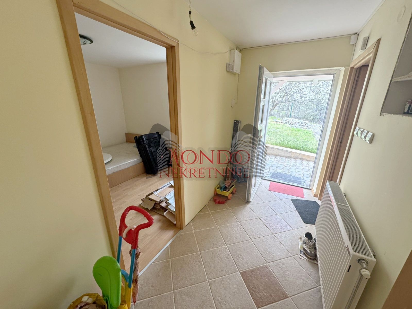 Na pradaju kuca, Vinik iznad stare fazanerije, 137.000e, 110m2