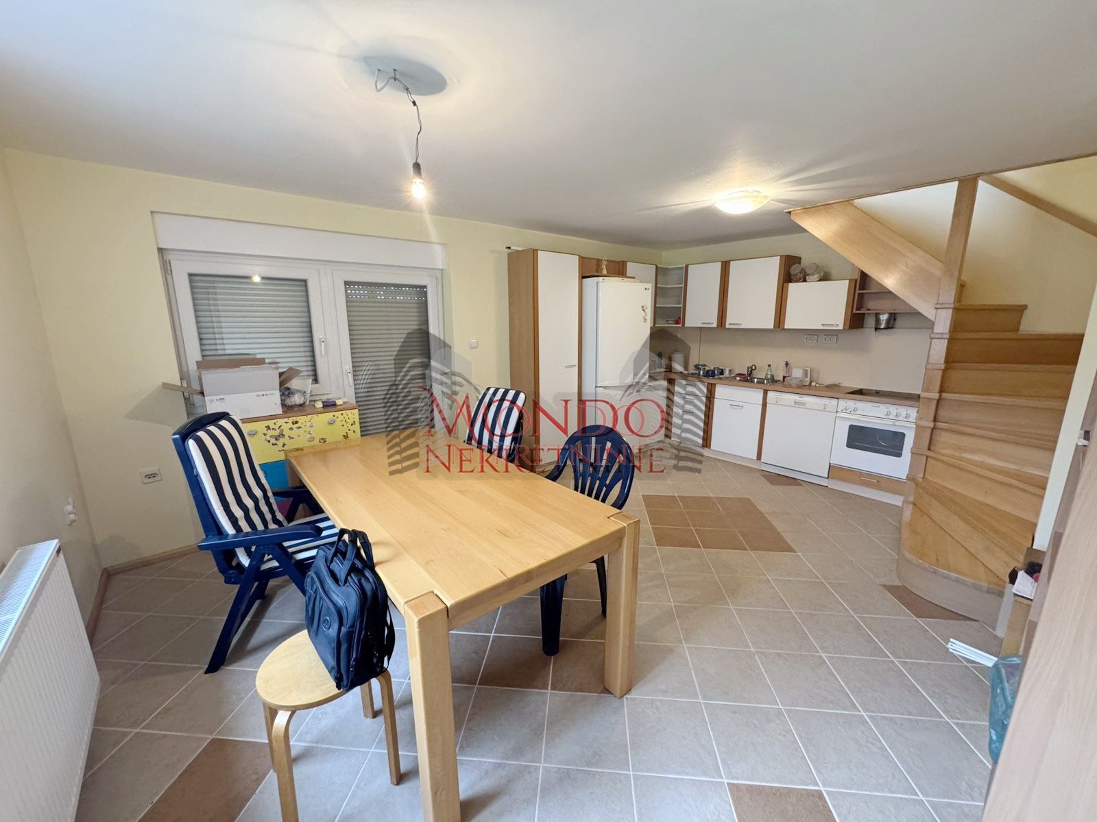 Na pradaju kuca, Vinik iznad stare fazanerije, 137.000e, 110m2