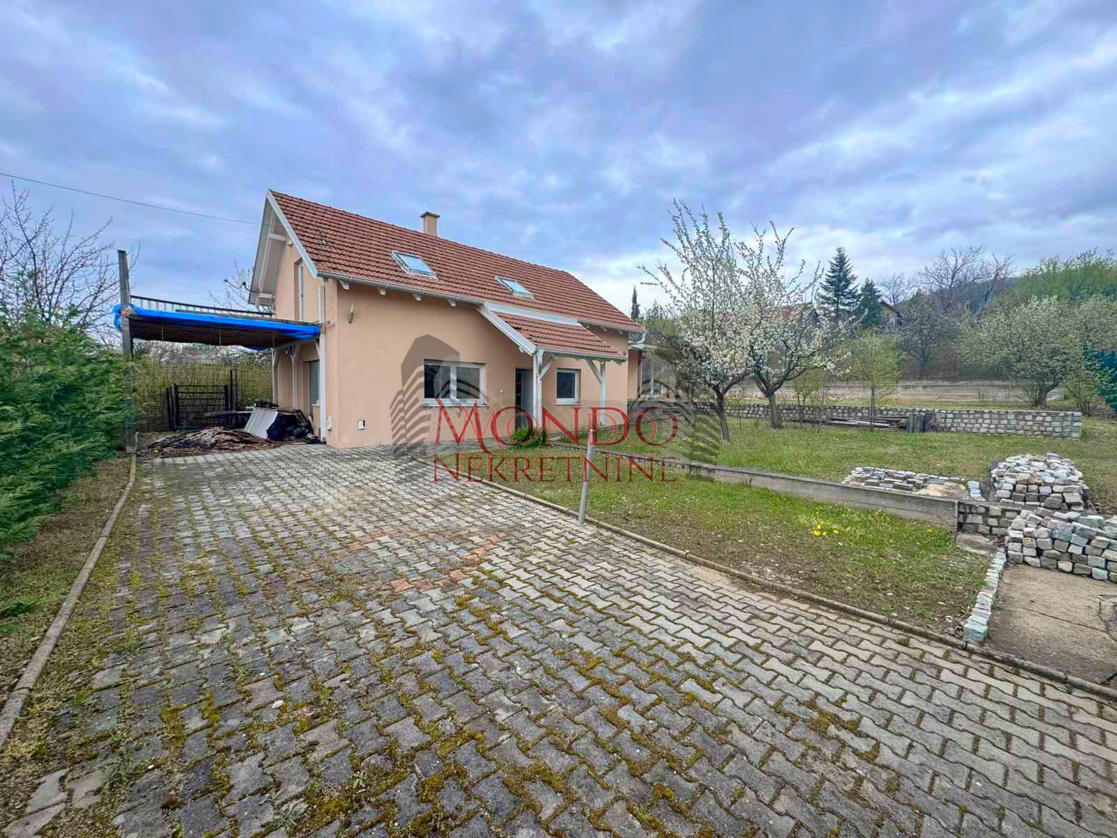 Na pradaju kuca, Vinik iznad stare fazanerije, 137.000e, 110m2