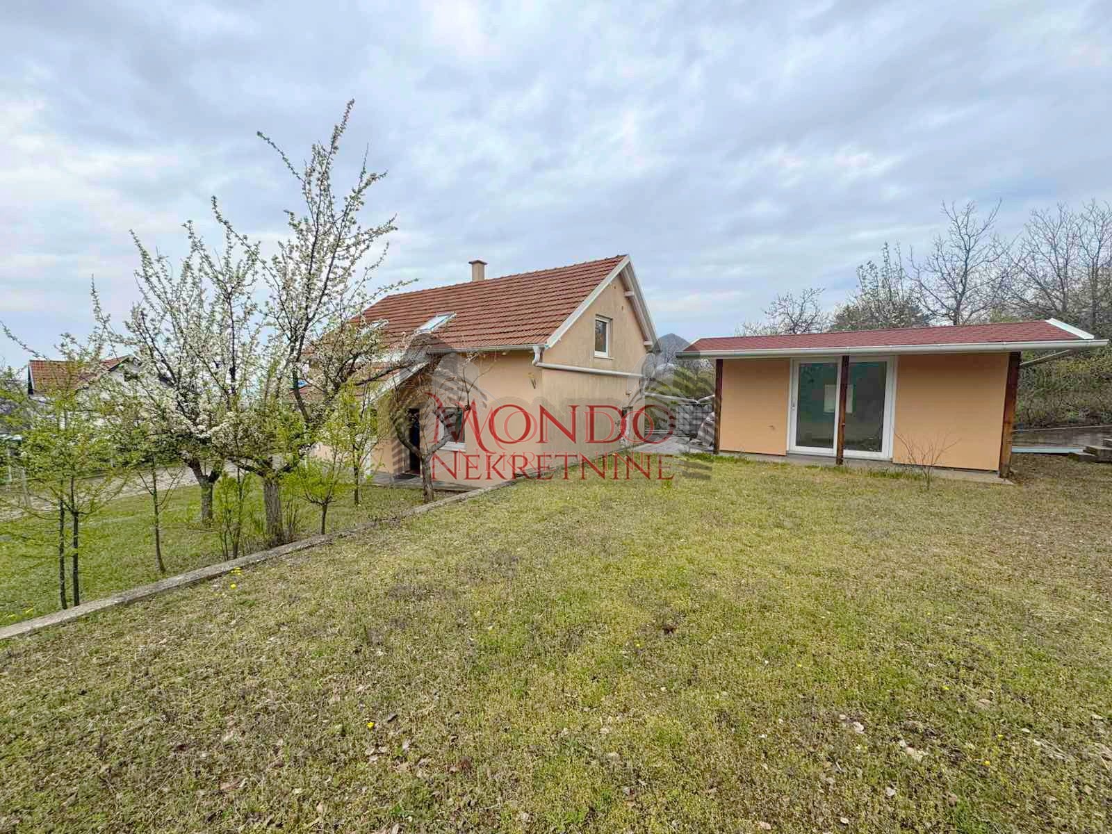 Na pradaju kuca, Vinik iznad stare fazanerije, 137.000e, 110m2