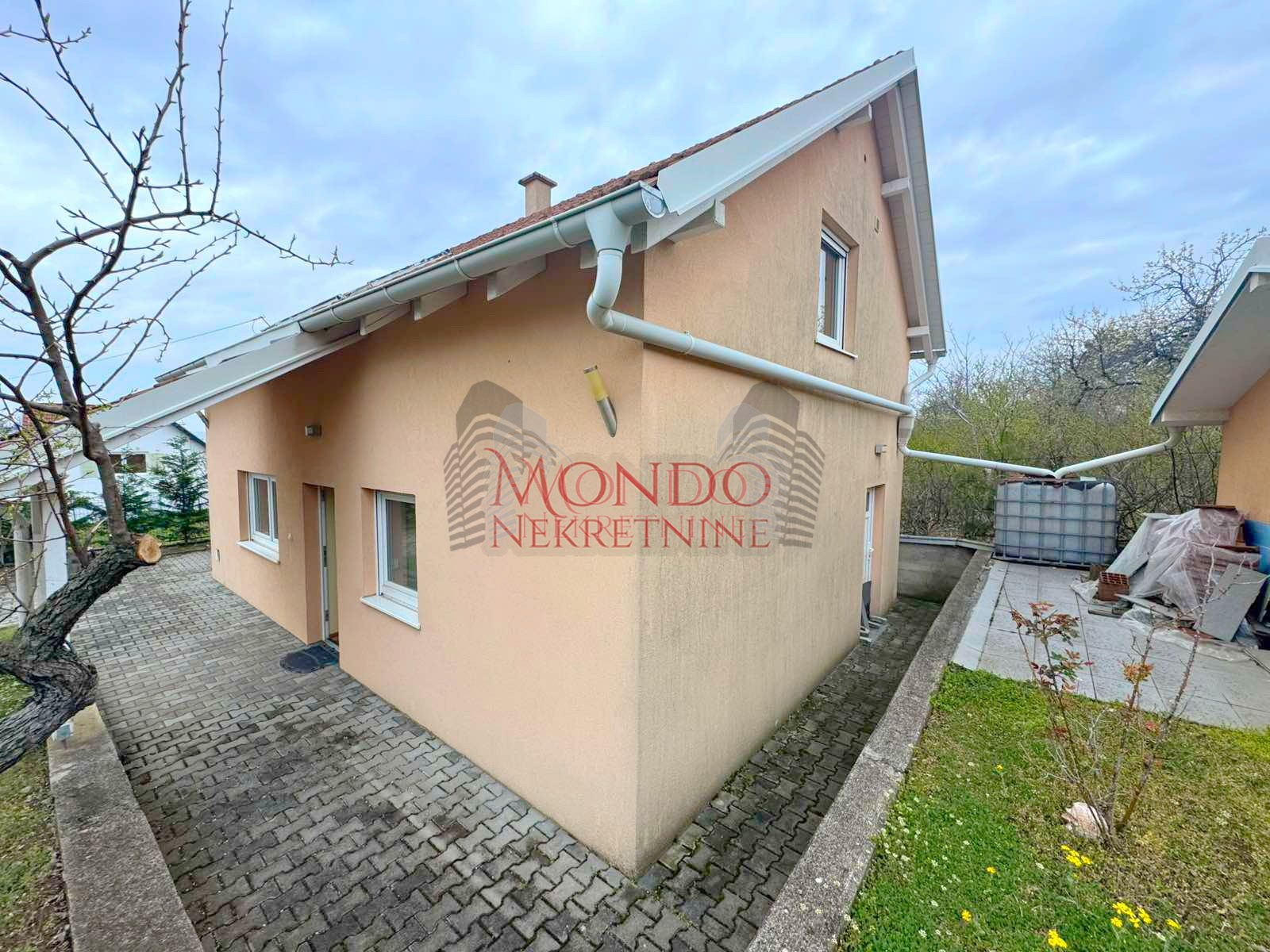 Na pradaju kuca, Vinik iznad stare fazanerije, 137.000e, 110m2