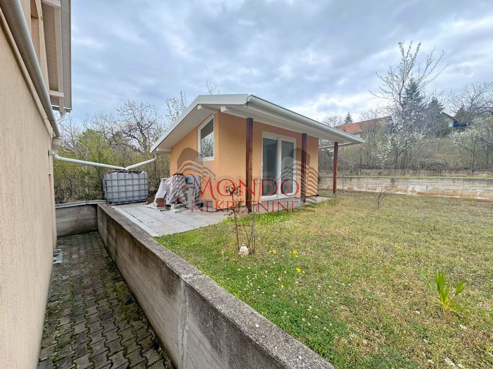 Na pradaju kuca, Vinik iznad stare fazanerije, 137.000e, 110m2