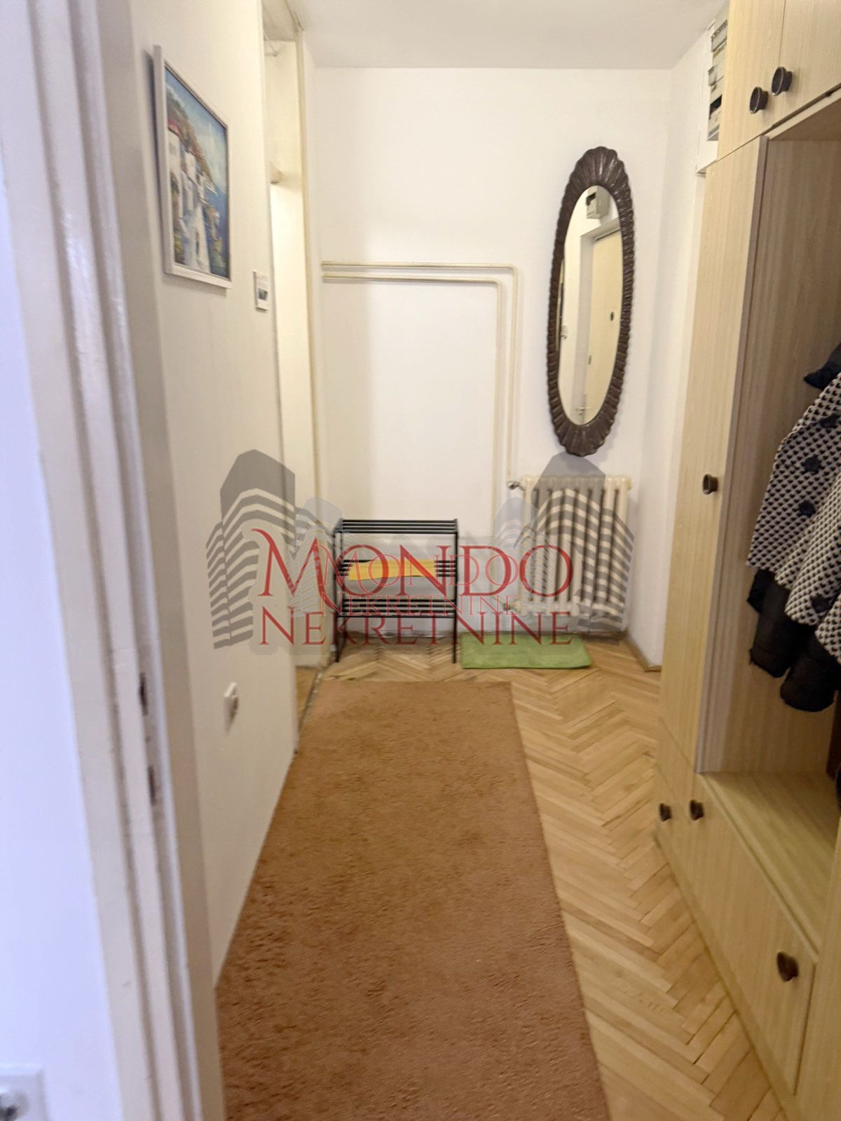 Izdaje se garsonjera na Bulevaru Nemanjica kod zone III