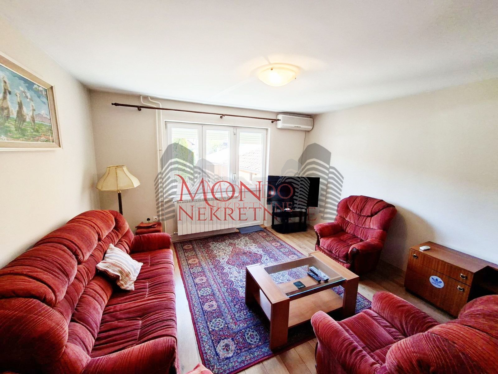 Dvoiposoban stan u kući na Trošarini