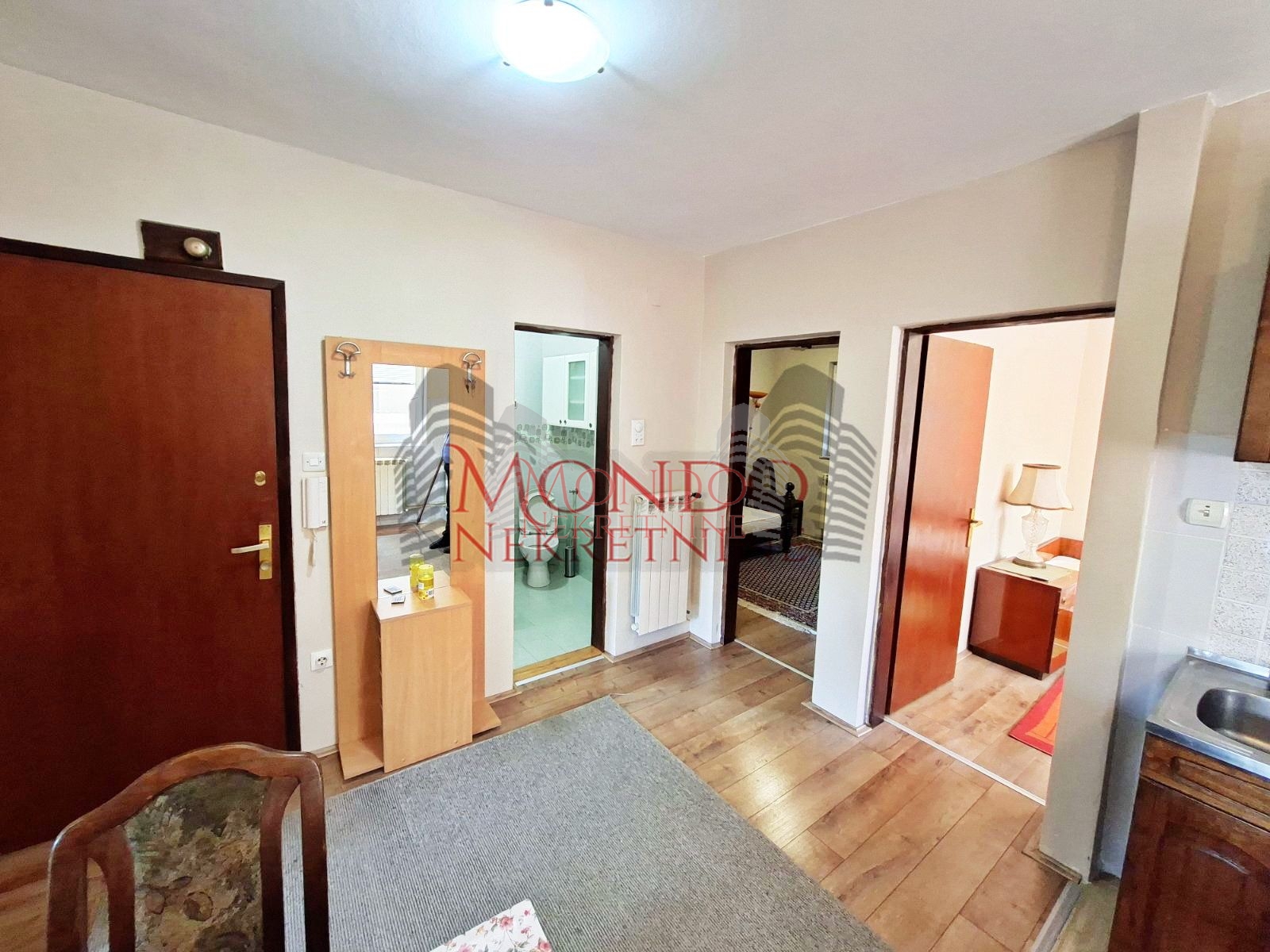 Dvoiposoban stan u kući na Trošarini