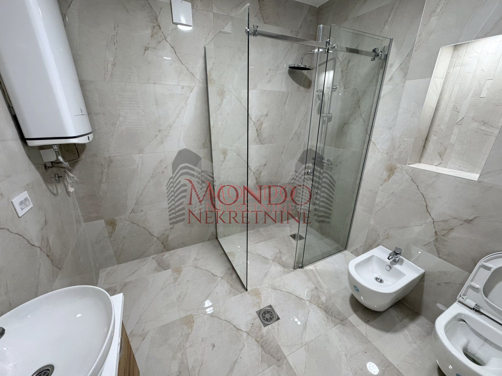 Cetvorosoban nov stan u centru grada kod Doma zdravlja