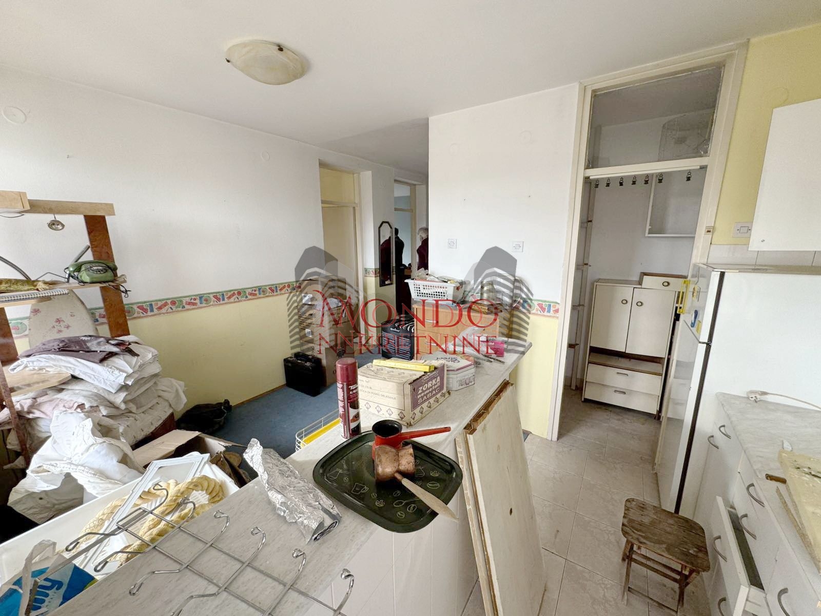 Dvosoban stan u Durlanu preko puta pijace