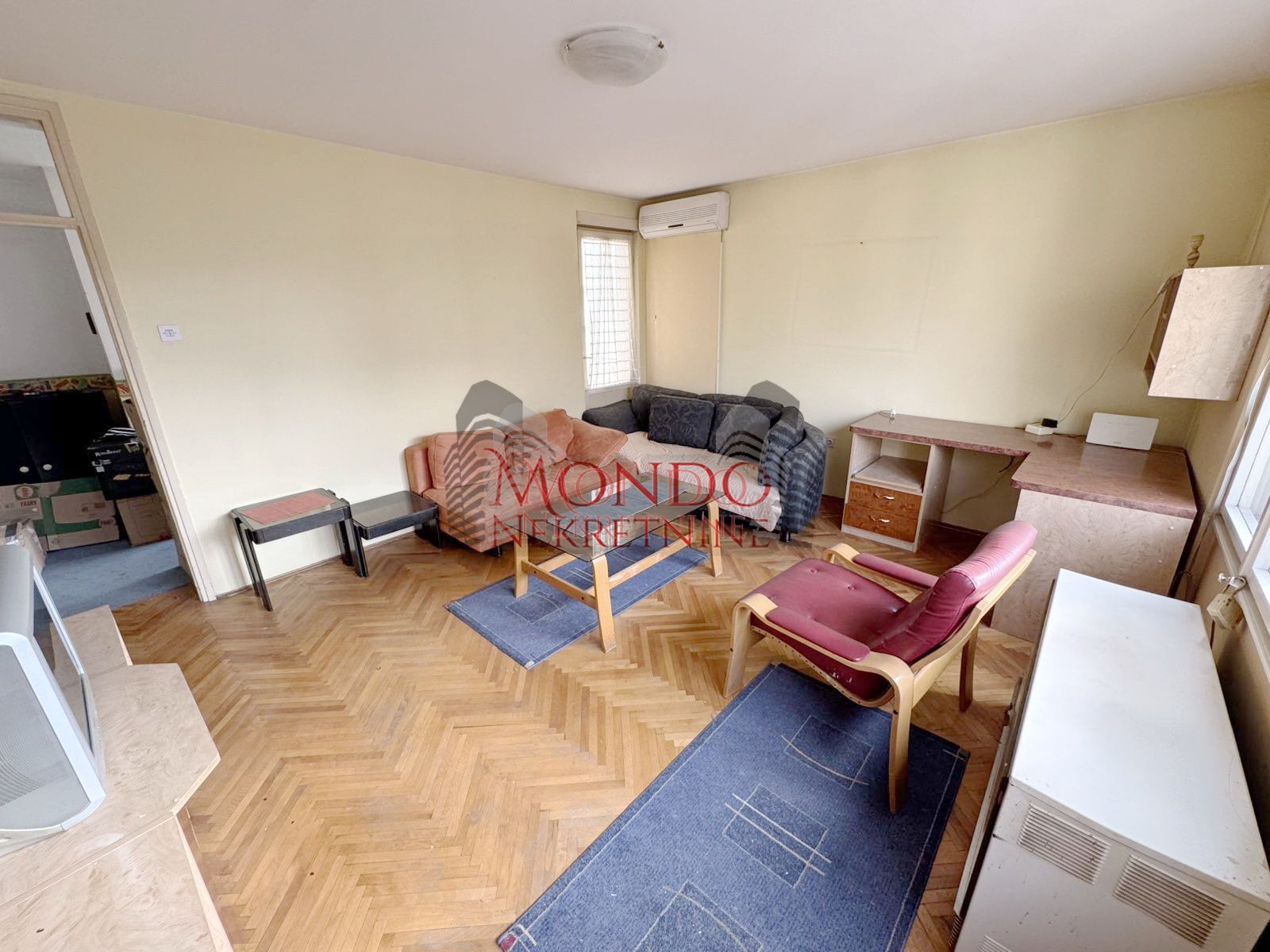 Dvosoban stan u Durlanu preko puta pijace