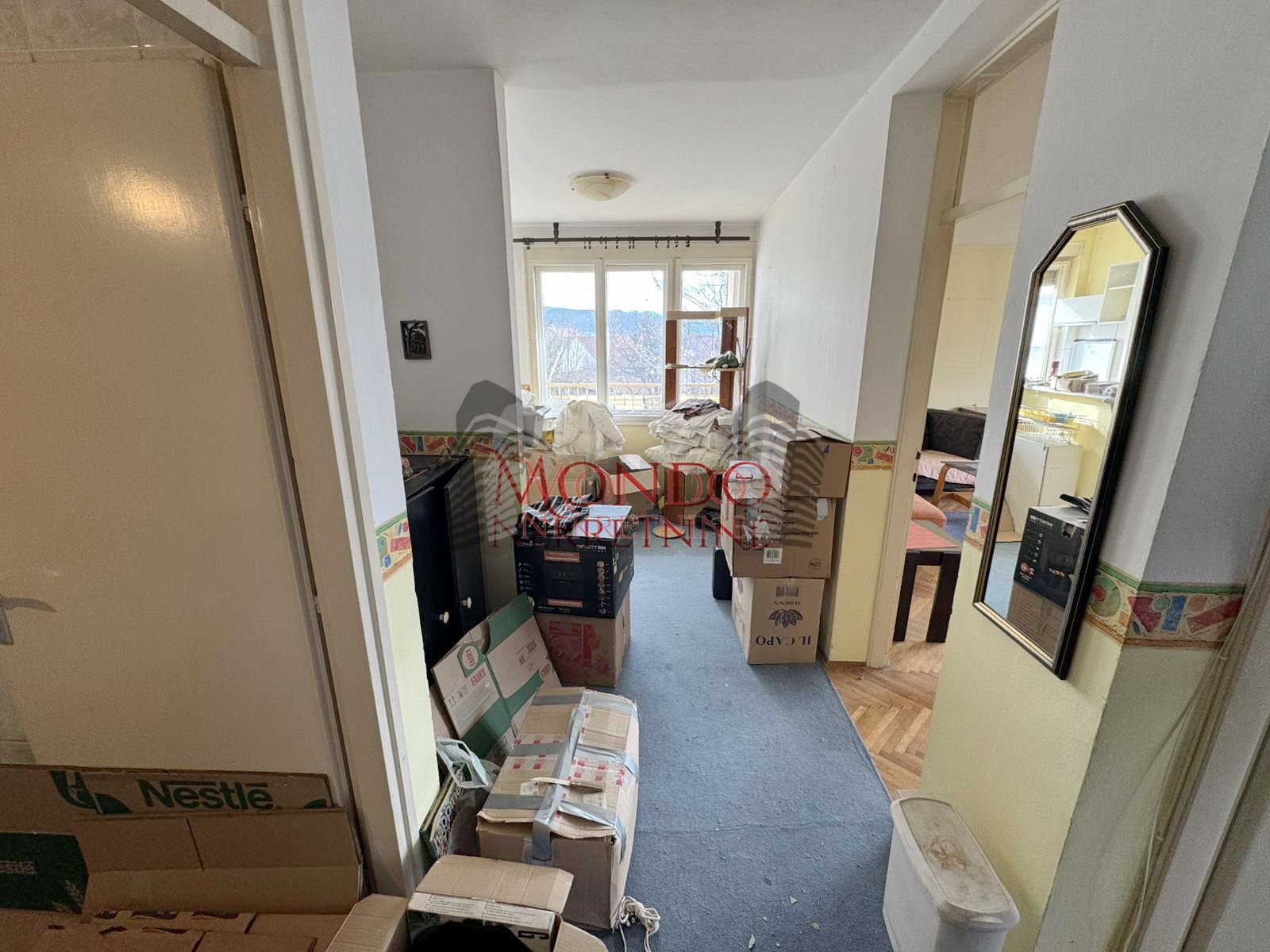 Dvosoban stan u Durlanu preko puta pijace