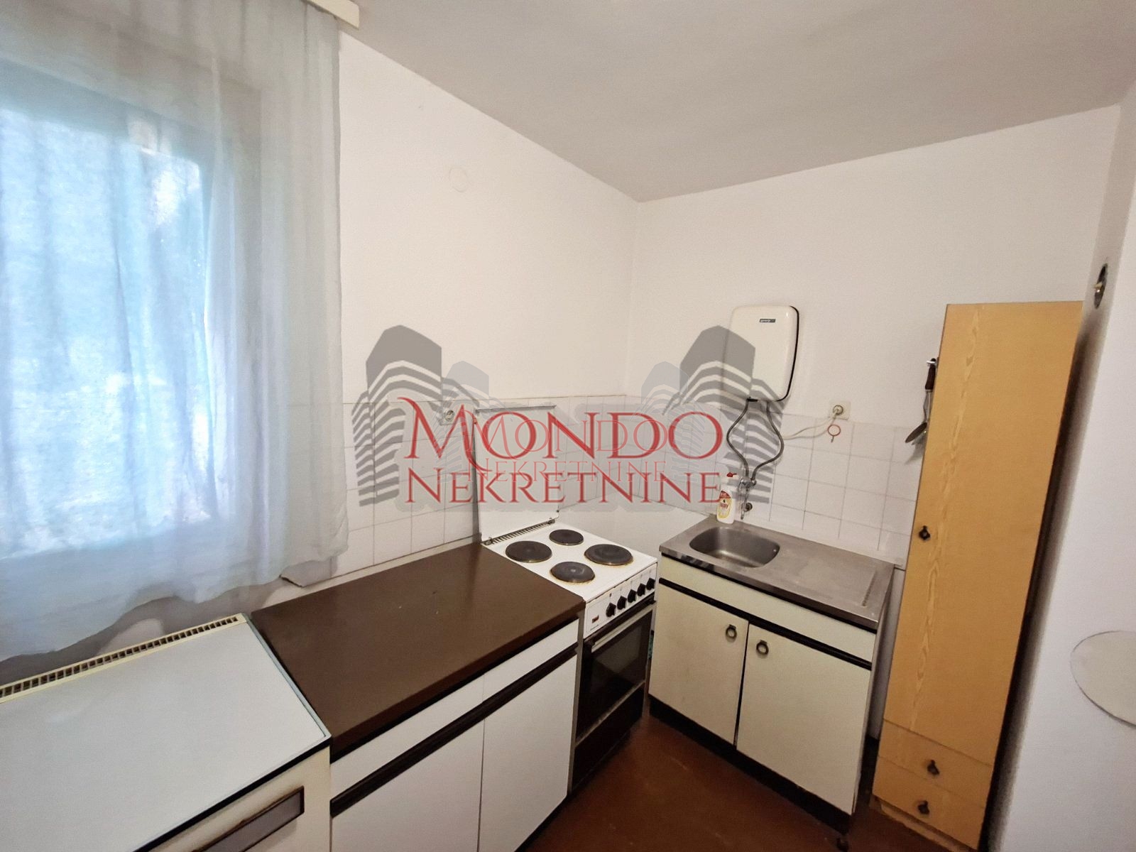 Trosoman stan u Durlanu kod Slatke kuće