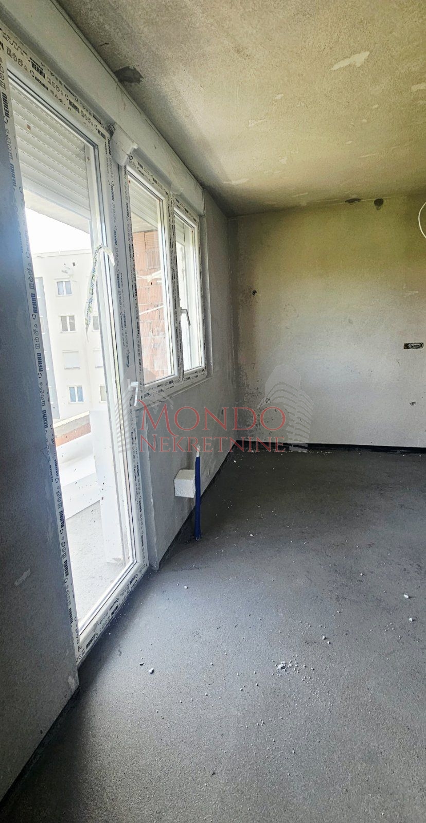 Jednoiposoban stan u izgradnji na Panteleju “Kapije Panteleja”