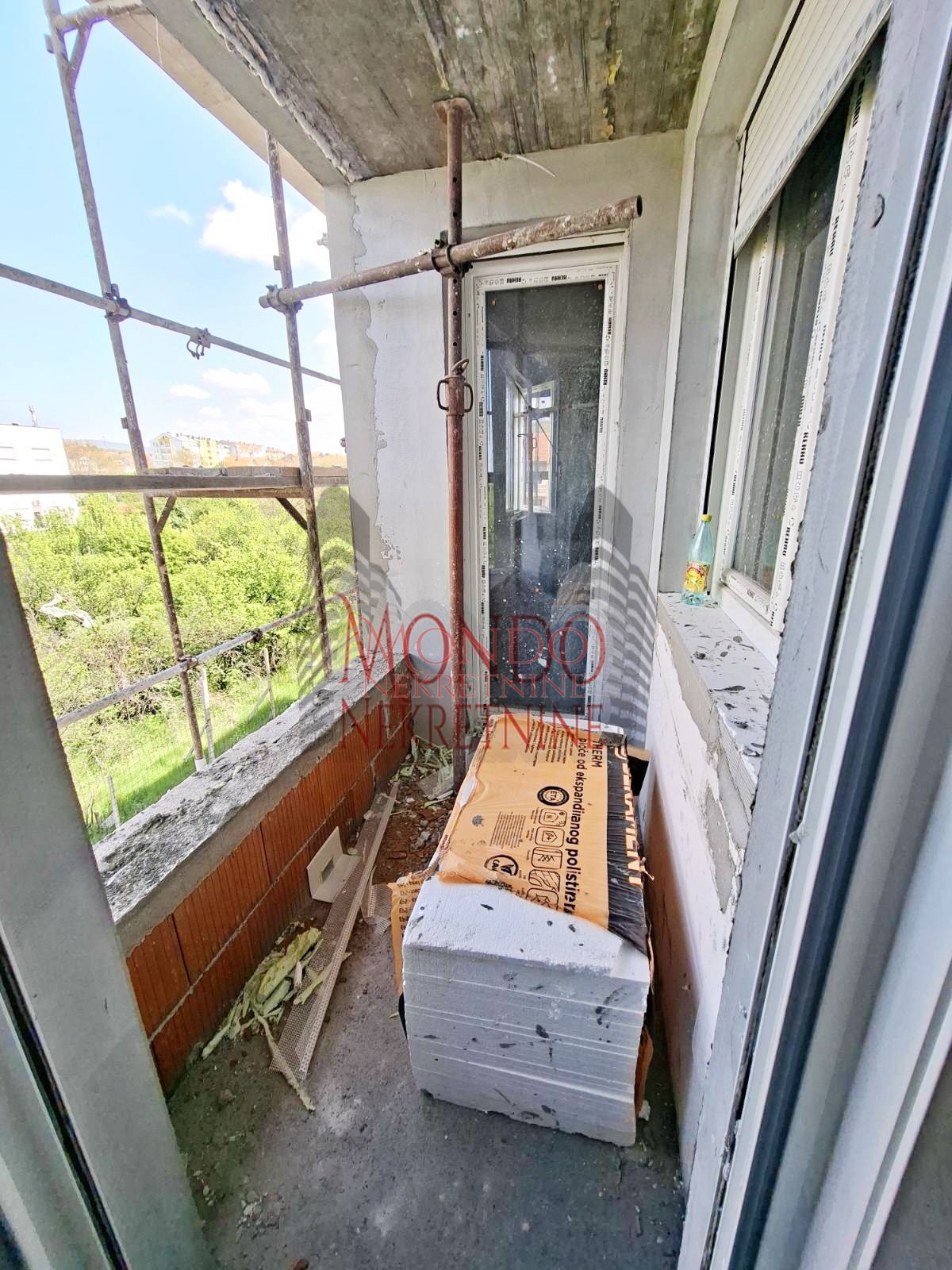 Dvoiposoban stan u izgradnji na Panteleju “Kapije Panteleja”