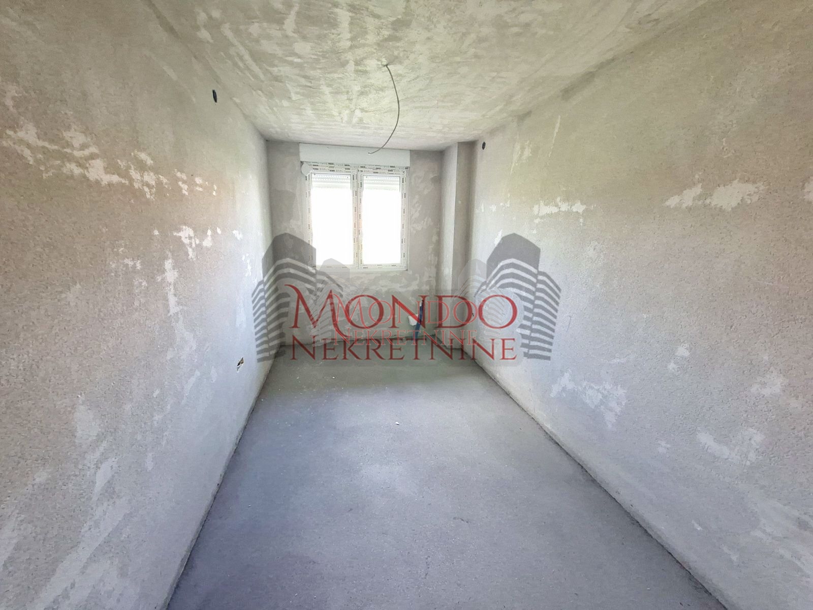 Dvoiposoban stan u izgradnji na Panteleju “Kapije Panteleja”