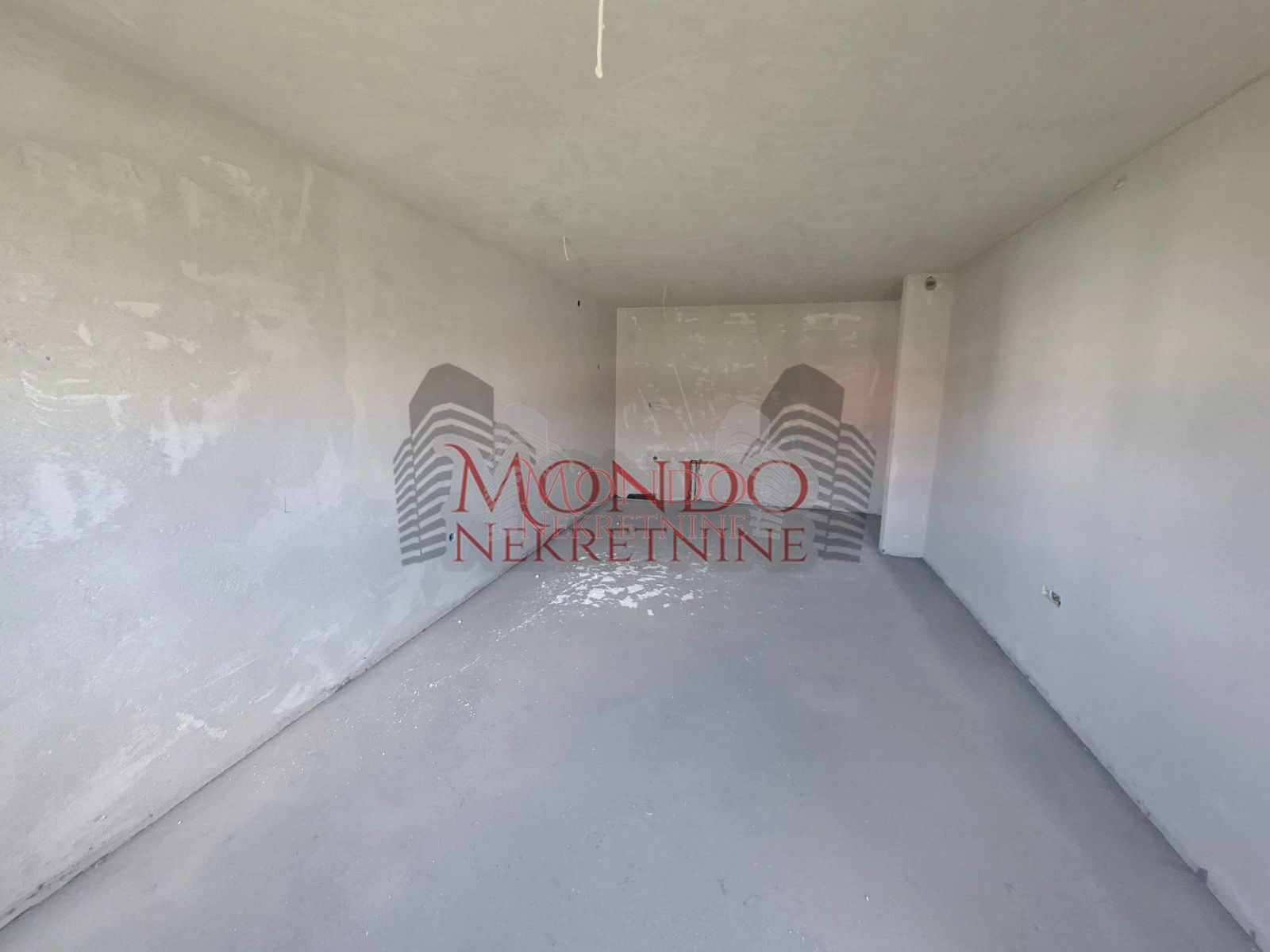 Dvoiposoban stan u izgradnji na Panteleju “Kapije Panteleja”