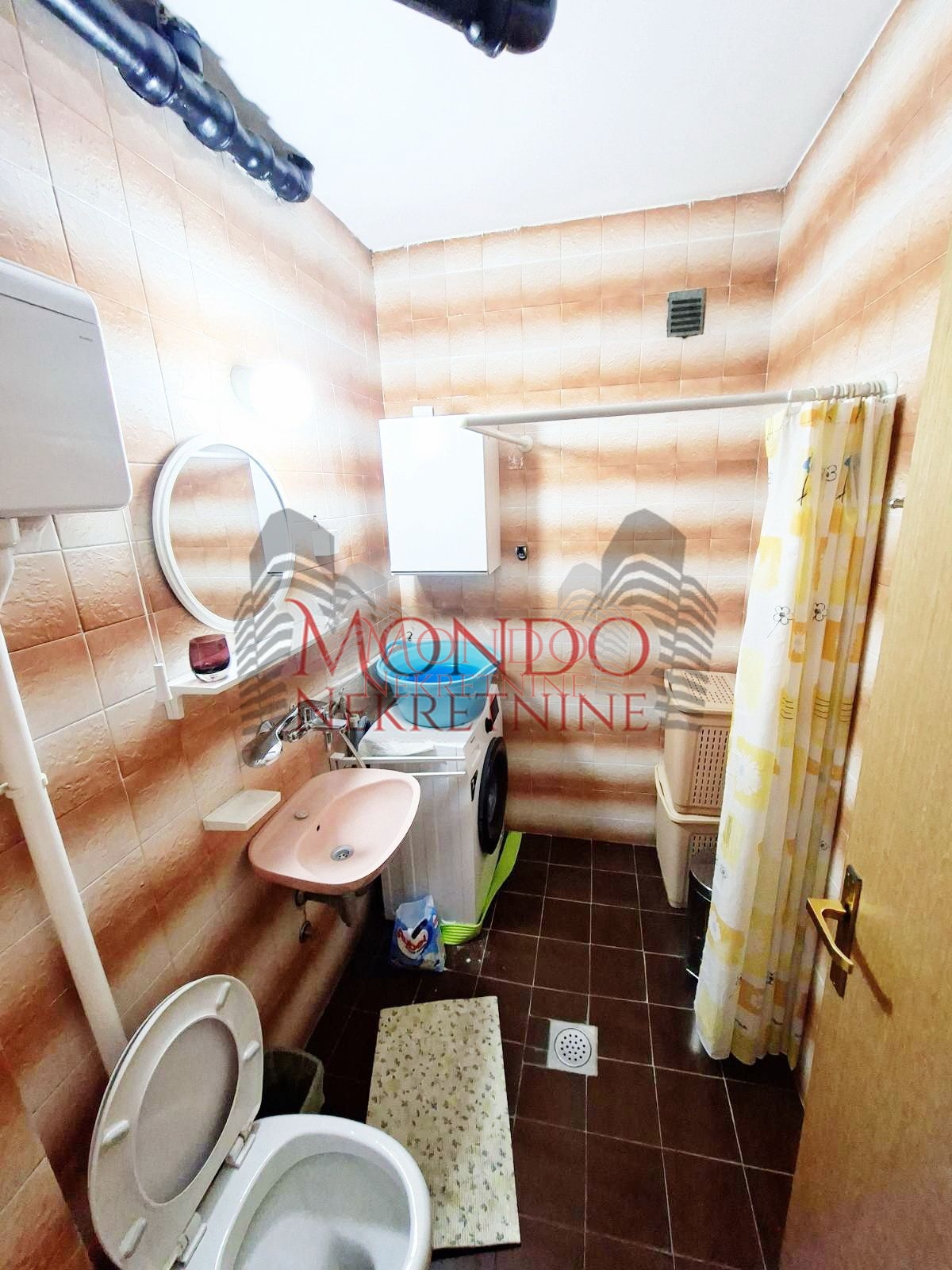 Trosoban stan kod Čaira, cg, 2 sprat, Niš