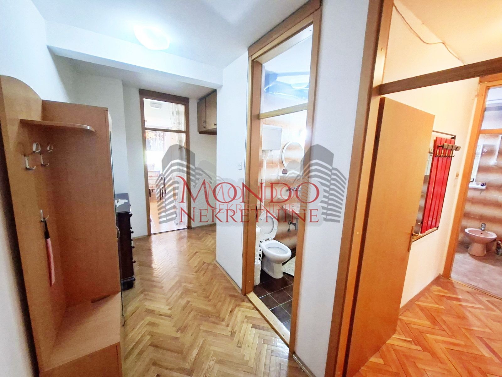 Trosoban stan kod Čaira, cg, 2 sprat, Niš