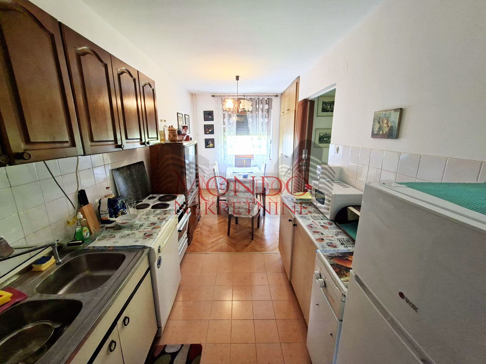 Trosoban stan kod Čaira, cg, 2 sprat, Niš