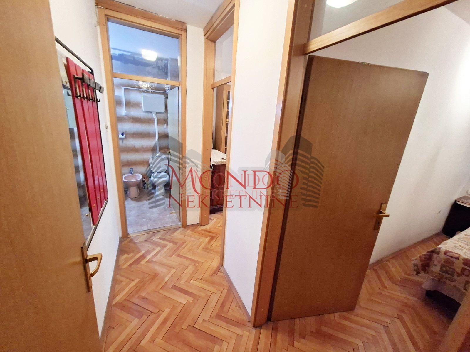 Trosoban stan kod Čaira, cg, 2 sprat, Niš