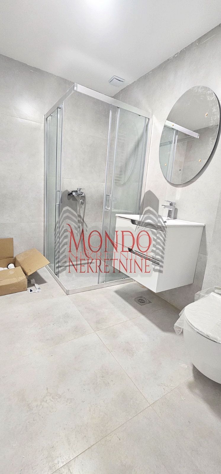 Dvoiposoban stan u samom centru grada, novogradnja