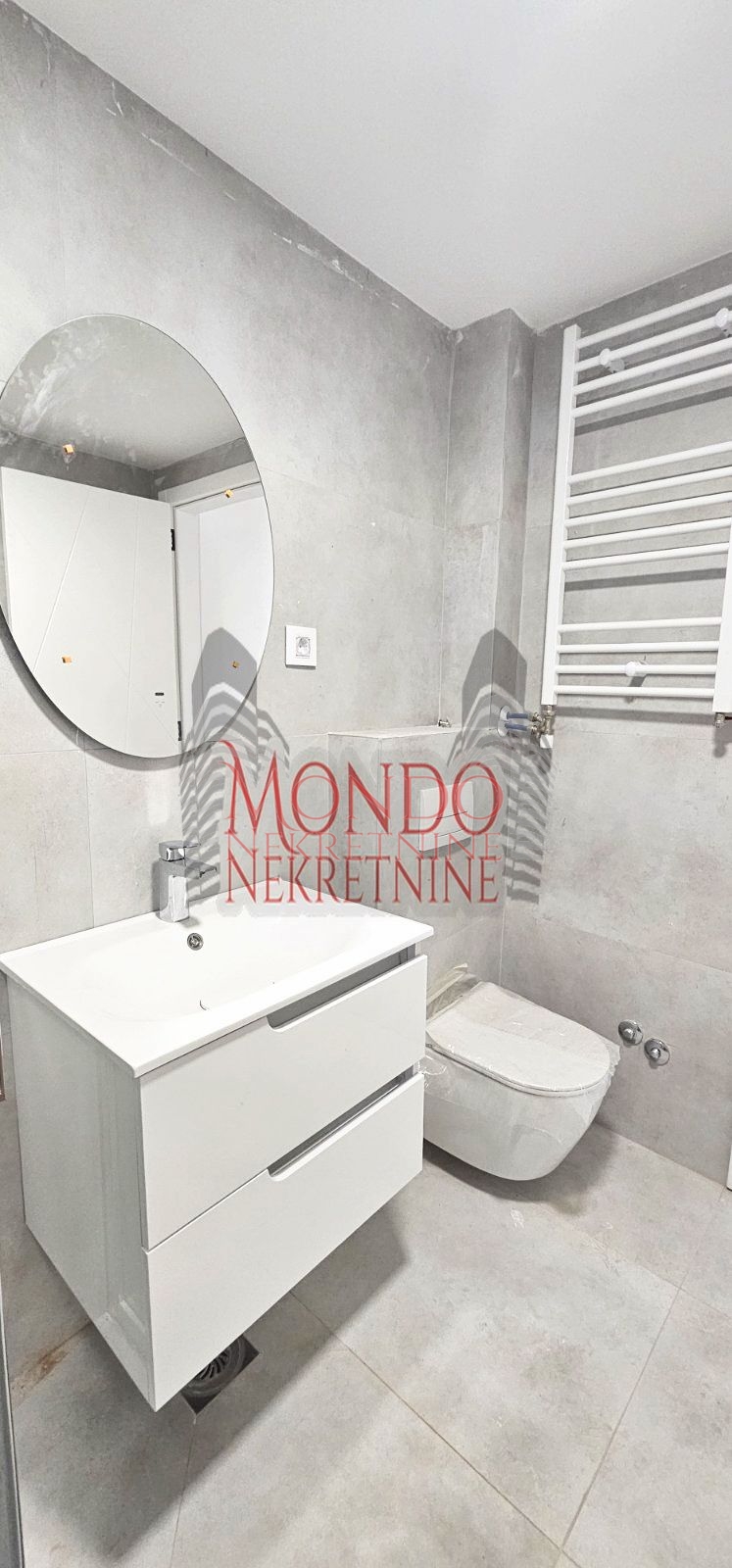 Dvoiposoban stan u samom centru grada, novogradnja