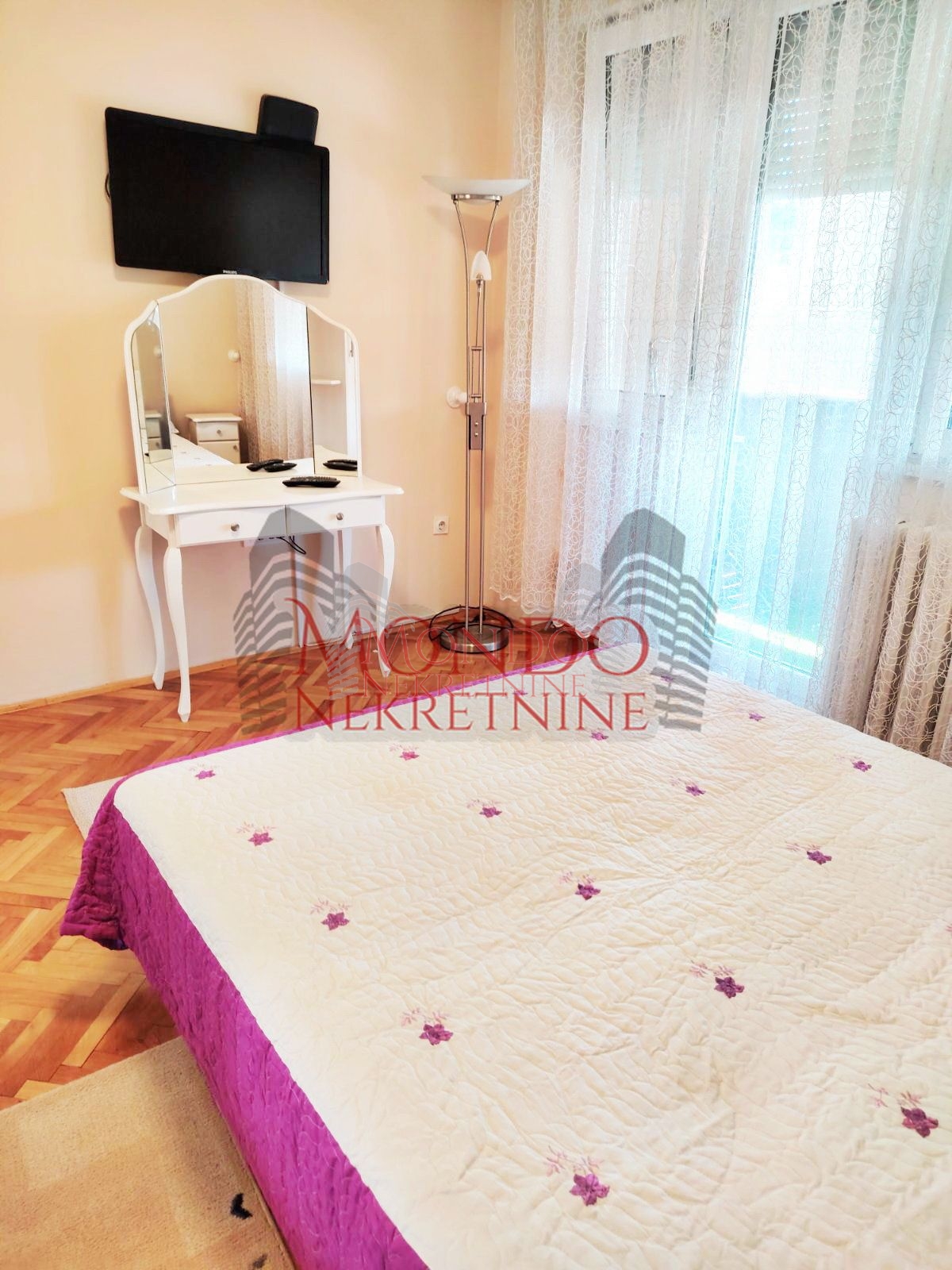 Dvoiposoban stan kod “OŠ”Učitelj Tasa