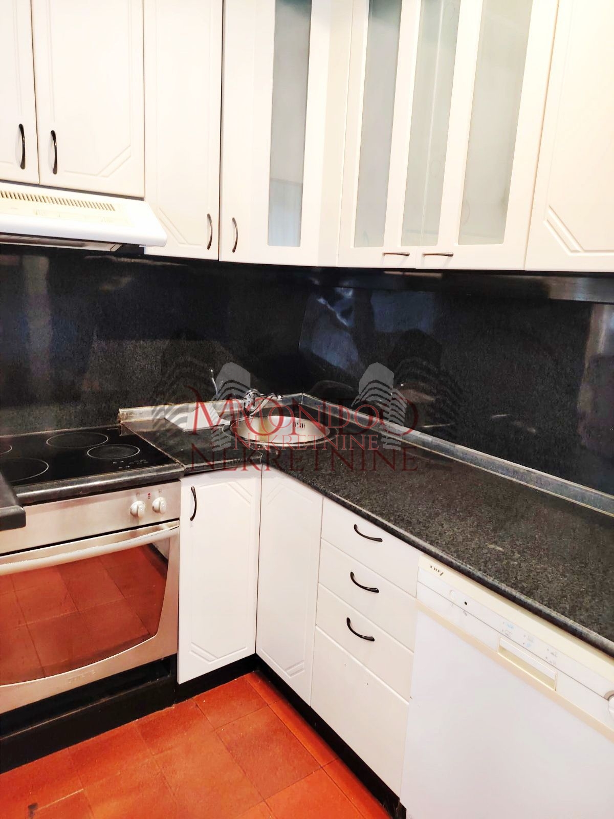 Dvoiposoban stan kod “OŠ”Učitelj Tasa