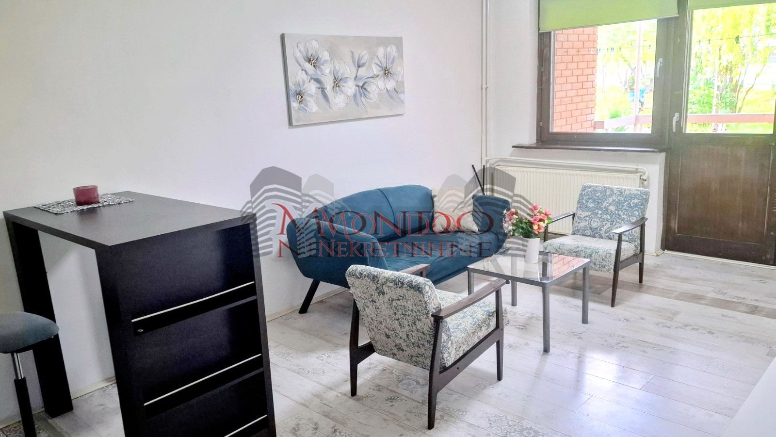 Izdaje se Jednoiposoban stan na Bulevaru Nemanjića