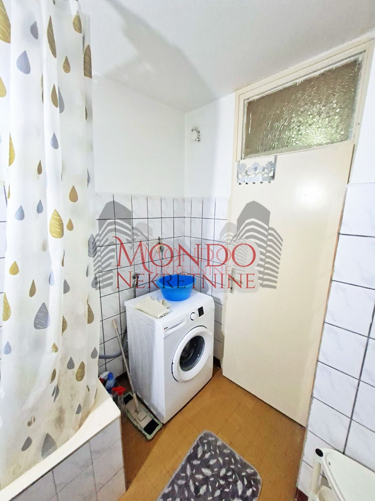 Jednoiposoban stan kod Medicinskog fakulteta