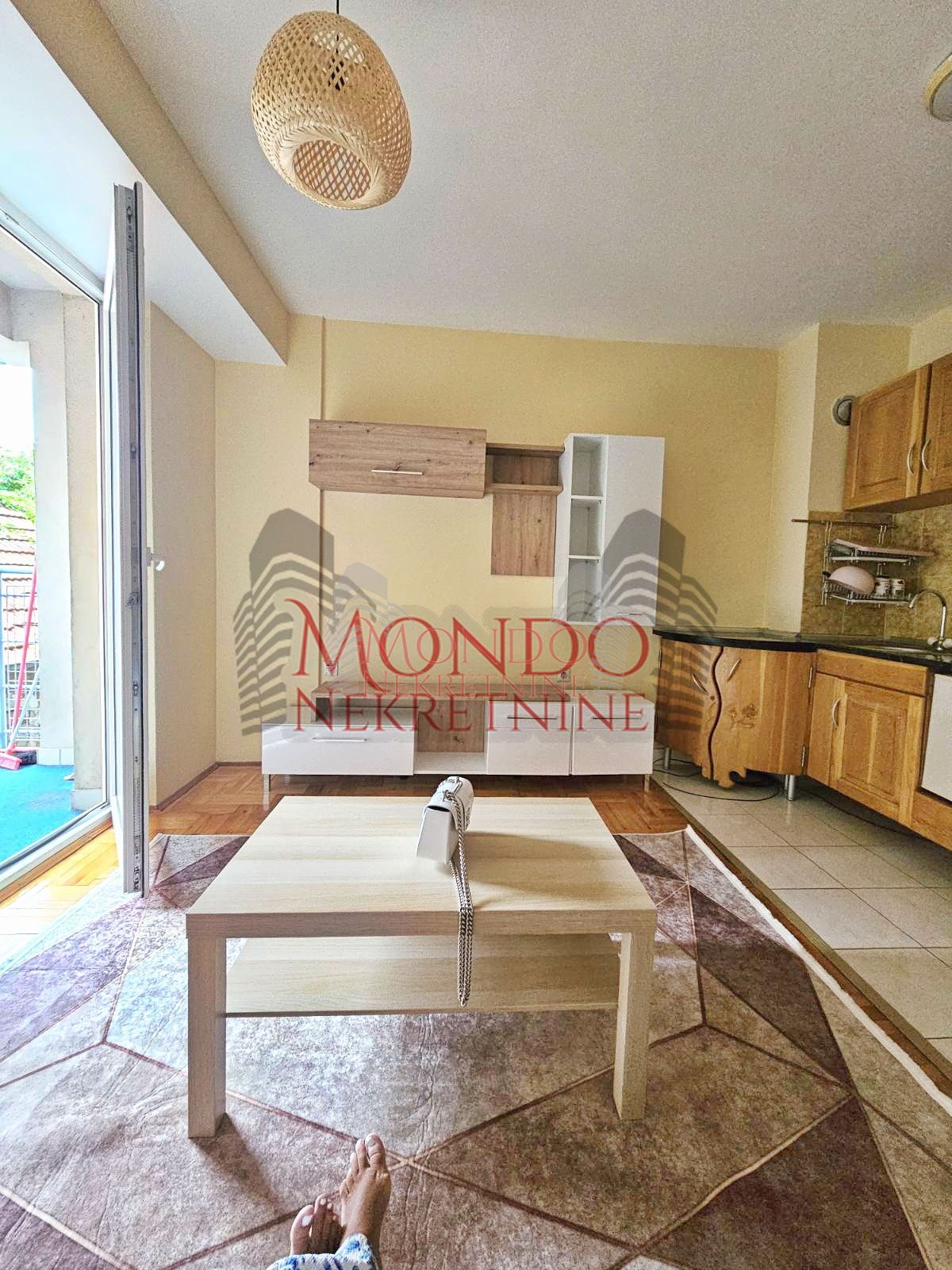 Garsonjera kod Doma zdravlja.