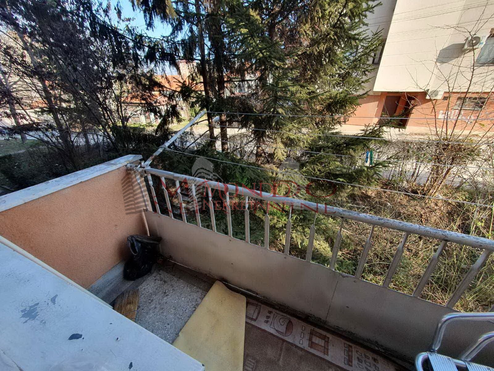 Dvoiposoban stan na Paliluli iznad NKC-a