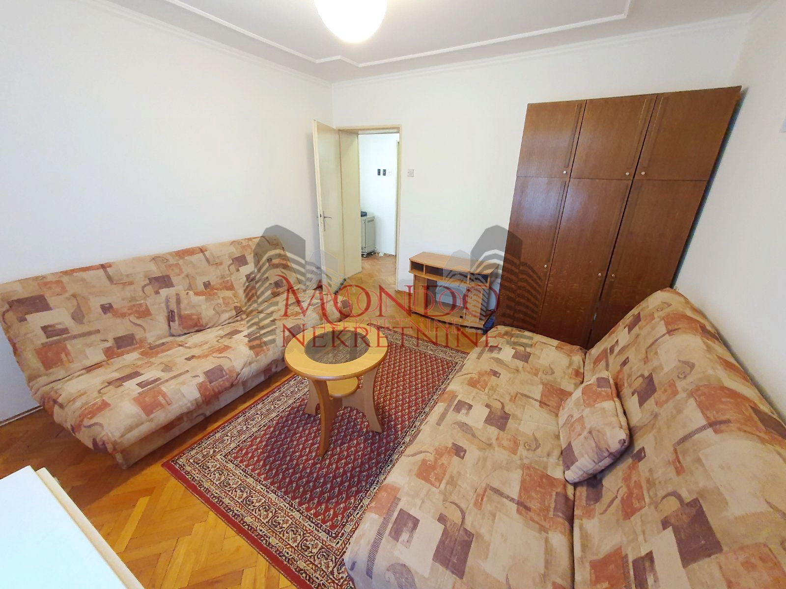 Dvoiposoban stan na Paliluli iznad NKC-a