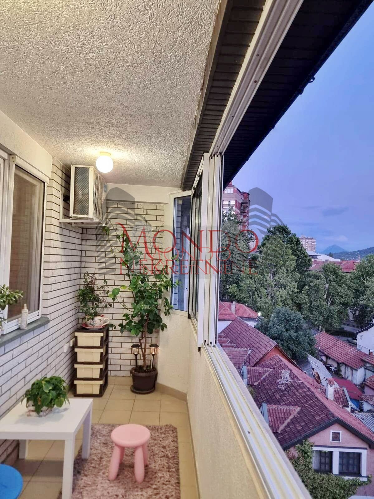 Troiposoban stan u centru Niša