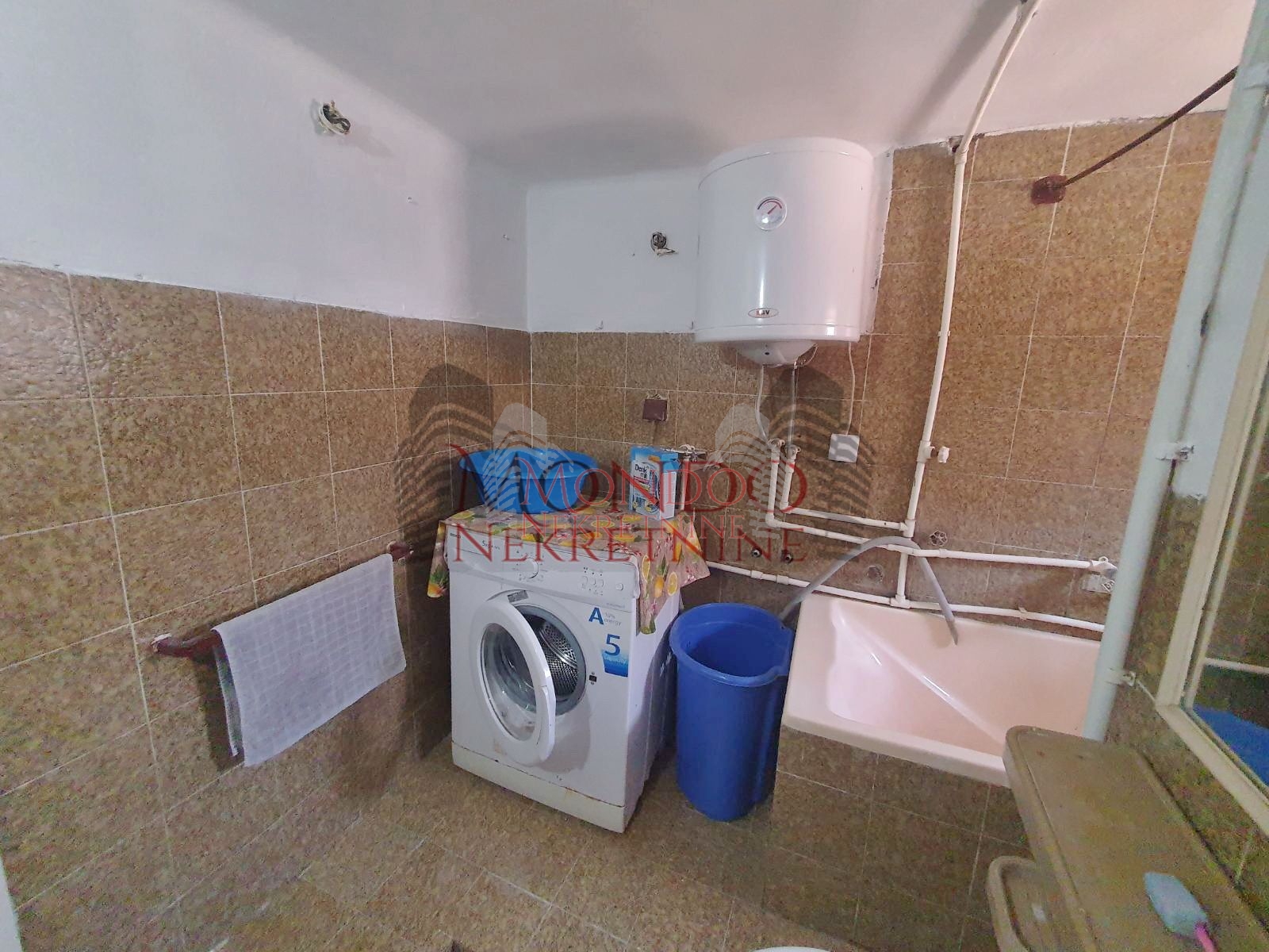 Dvosoban stan u kući u centru Niša
