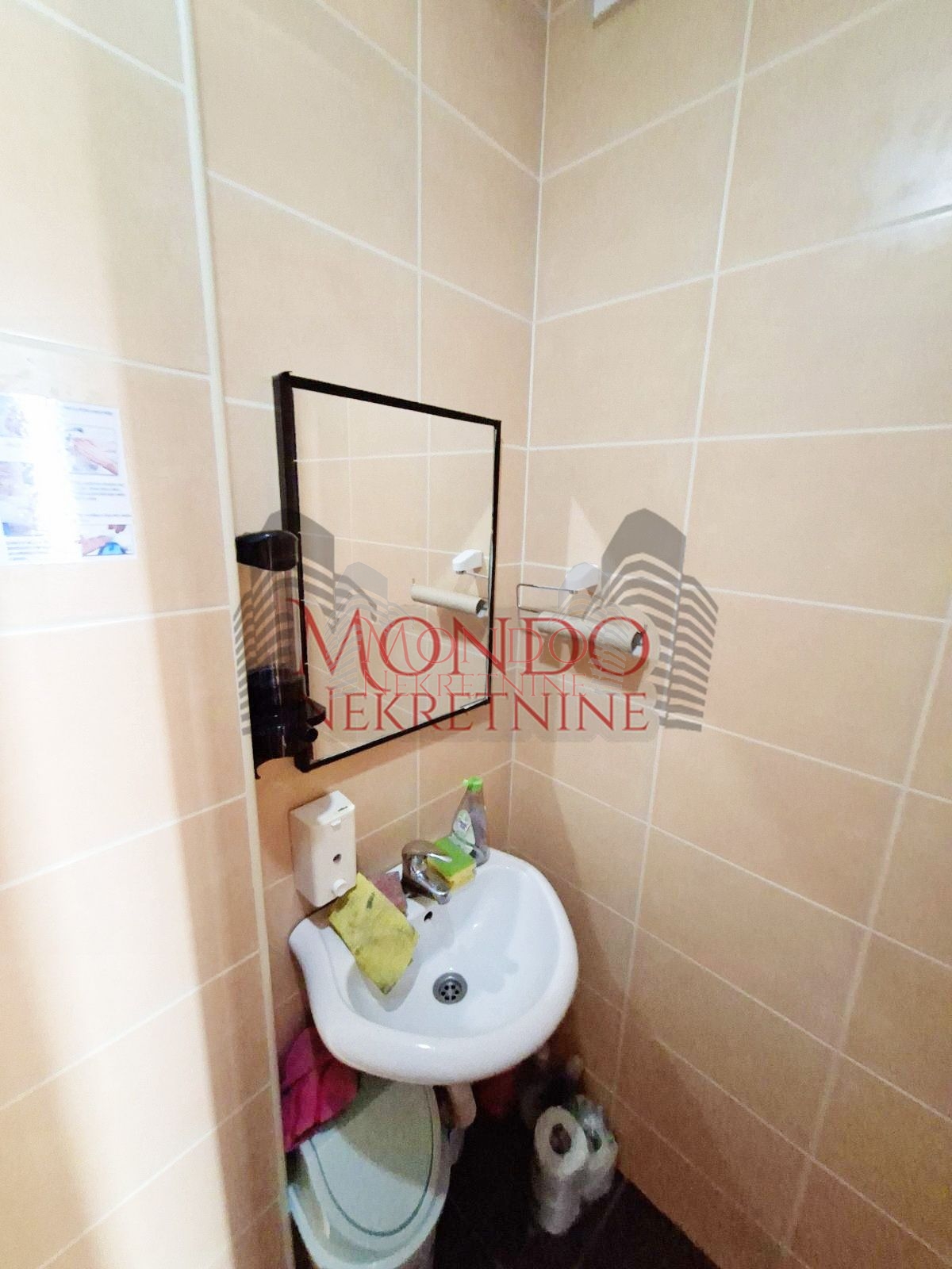 Lokal kod Doma zdravlja, Niš