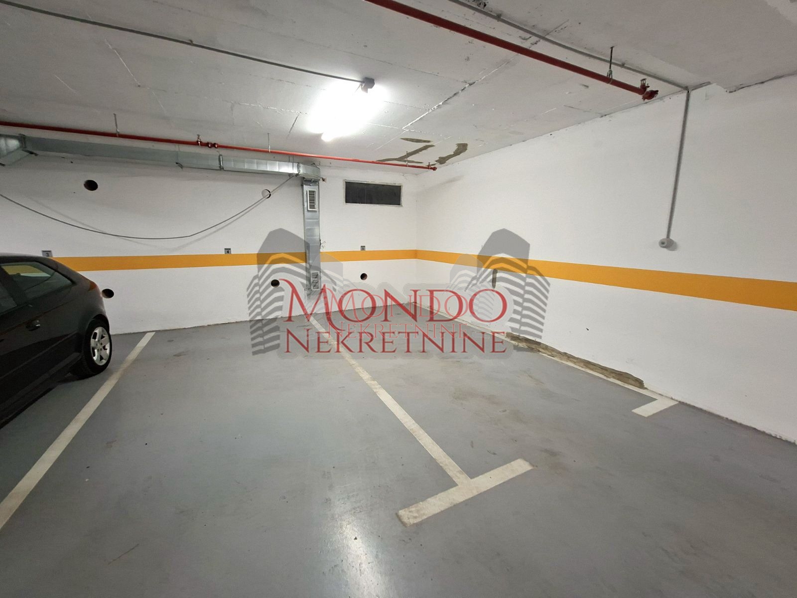 Jednoiposoban stan,novogradnja sa parking mestom  u Dušanovoj