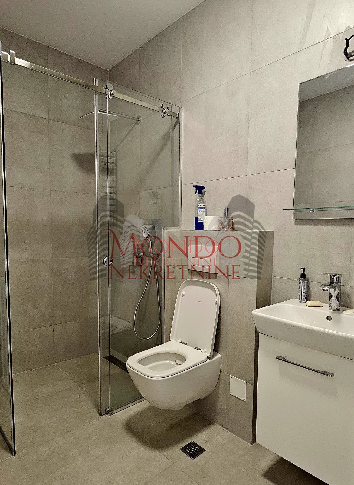 Izdaje se garsonjera u Planet Residence, Niš