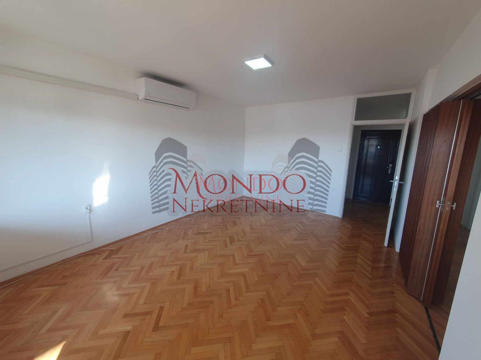 Troiposoban stan kod Pravnog fakulteta, CG, 86m2, Niš