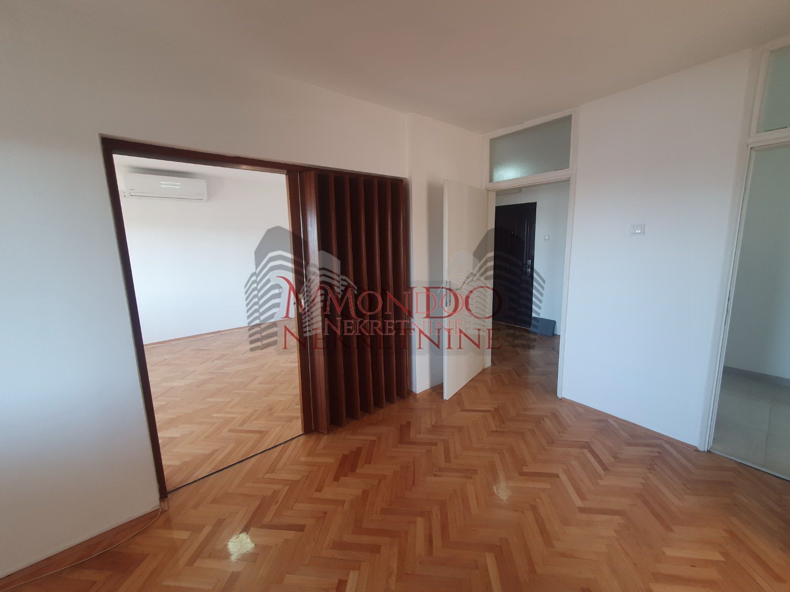 Troiposoban stan kod Pravnog fakulteta, CG, 86m2, Niš