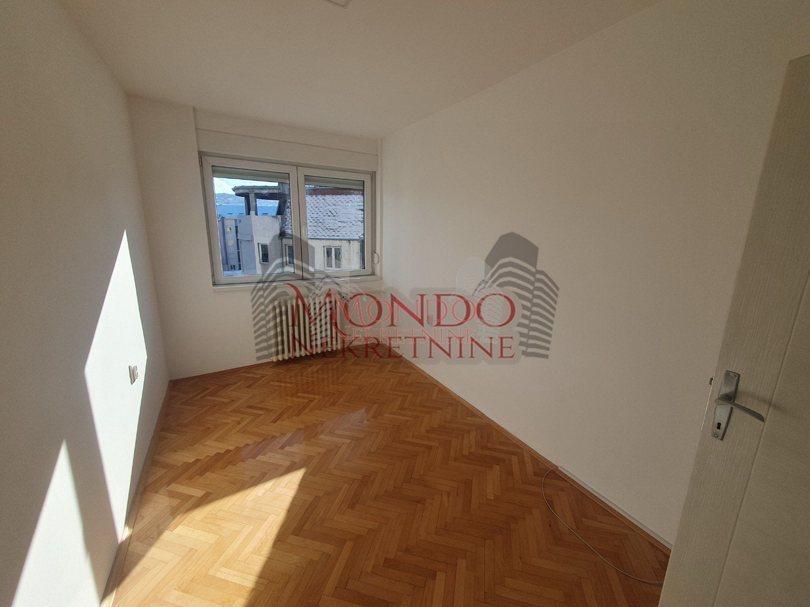 Troiposoban stan kod Pravnog fakulteta, CG, 86m2, Niš