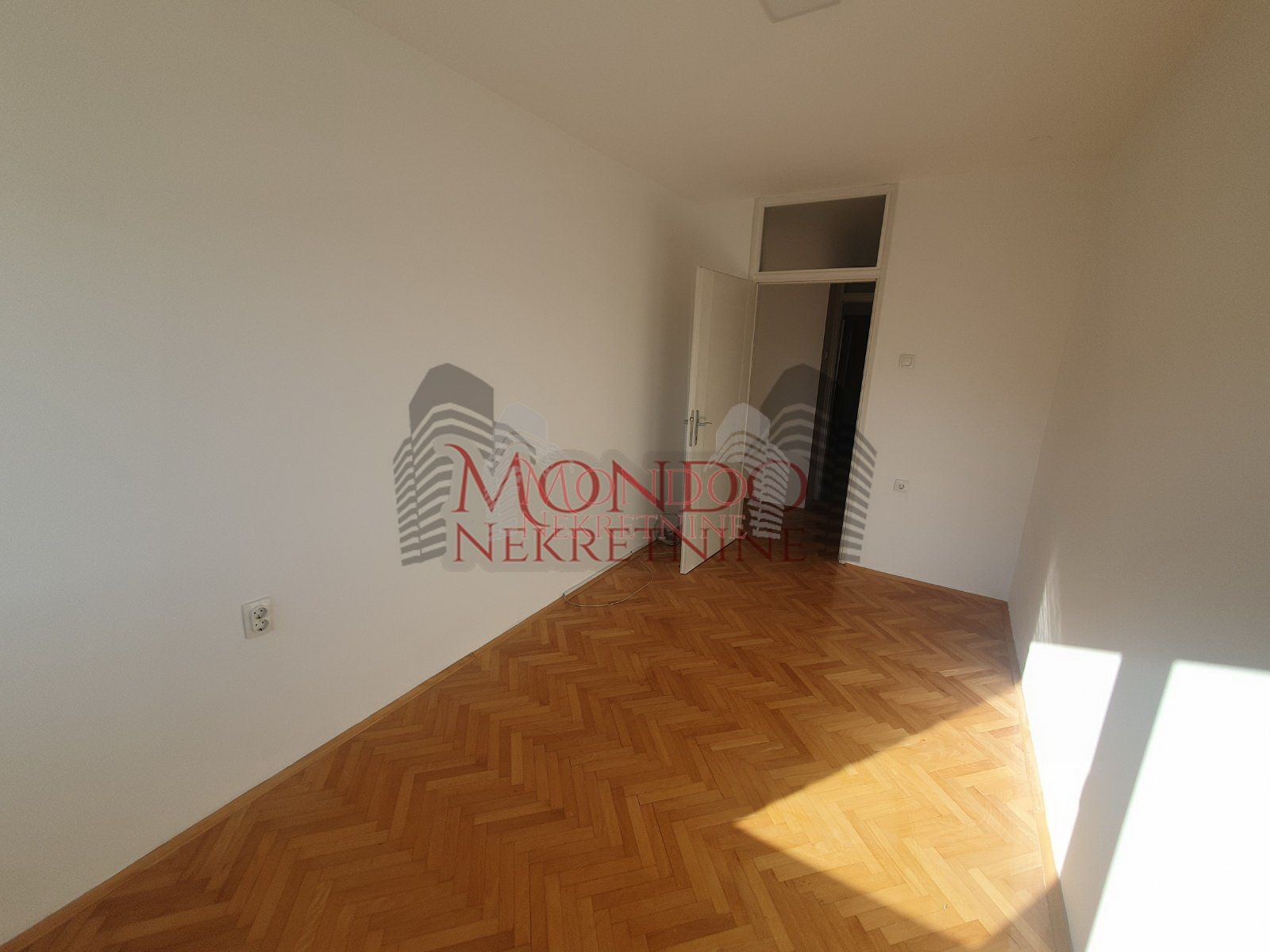 Troiposoban stan kod Pravnog fakulteta, CG, 86m2, Niš