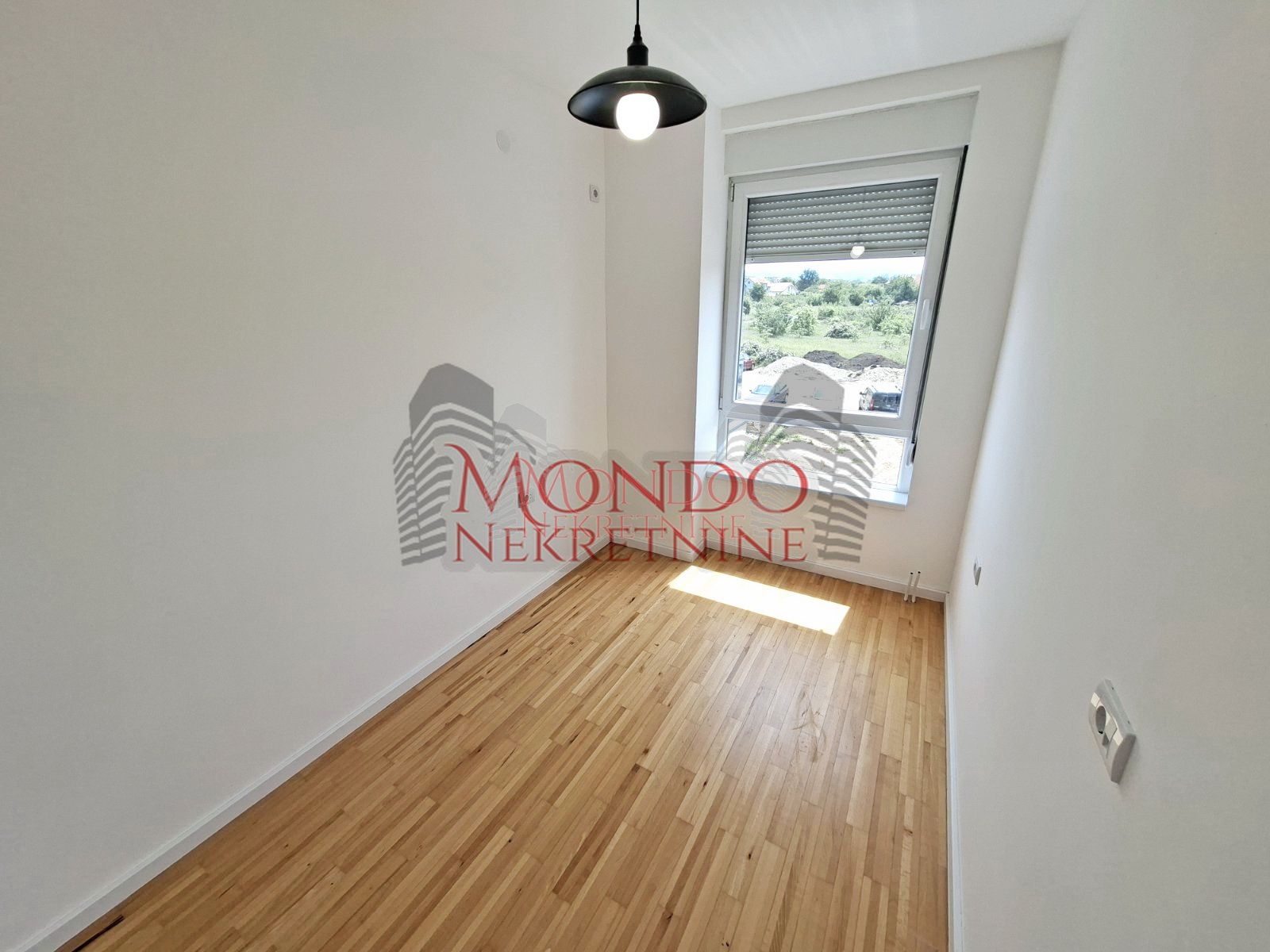 Troiposoban nenamešten stan,novogradnja Sunny Hill,Ledena Stena